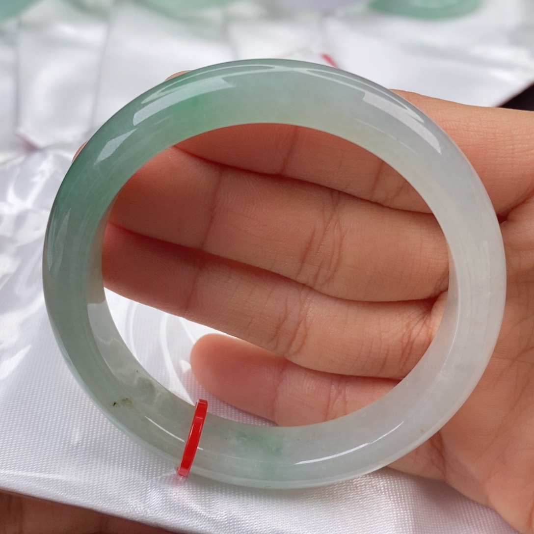 翡翠手镯未镶嵌宸***56圈