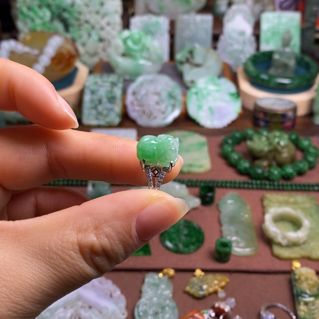 九***翅翡翠未镶嵌挂件111111111111111111111