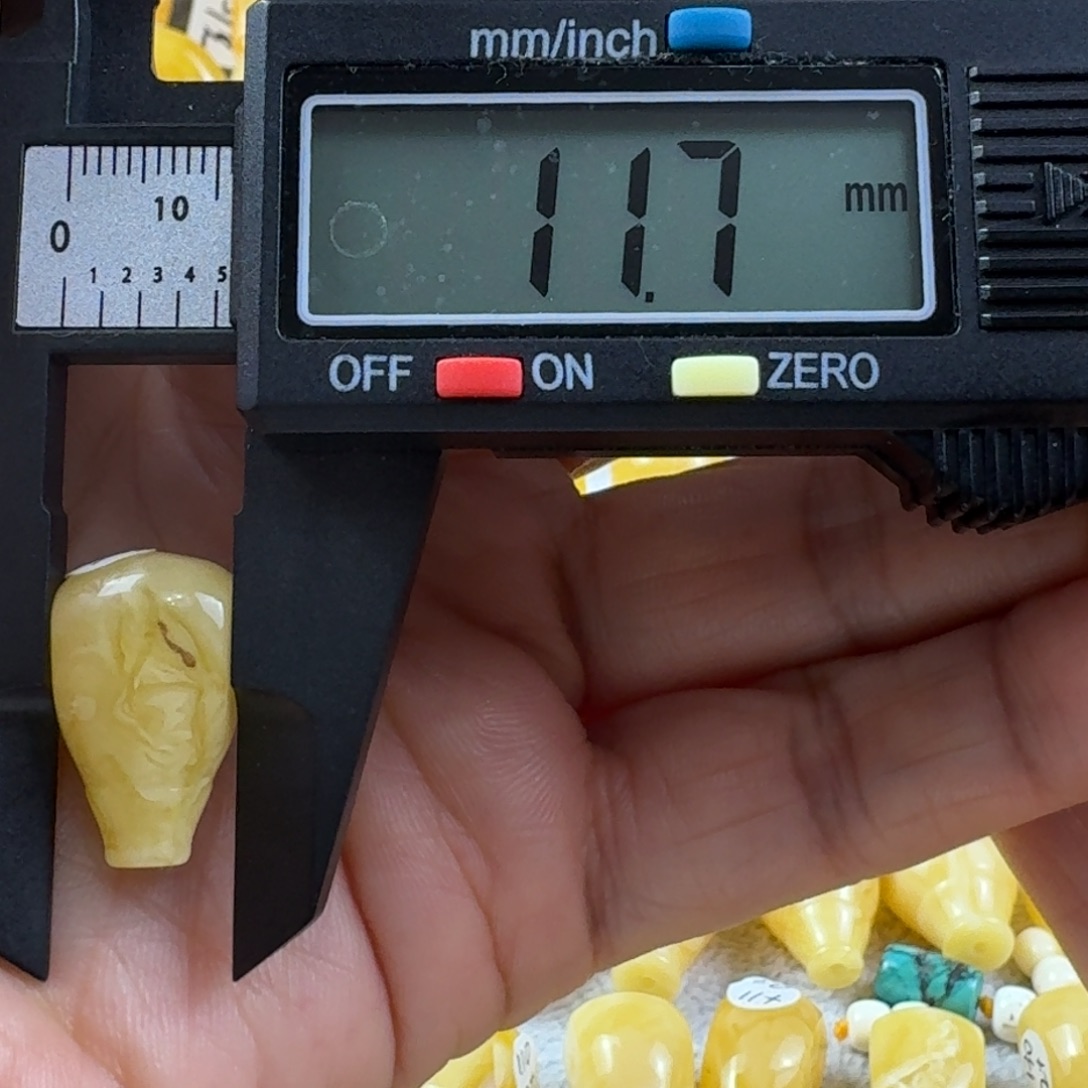 蜜蜡未镶嵌裸石20杂