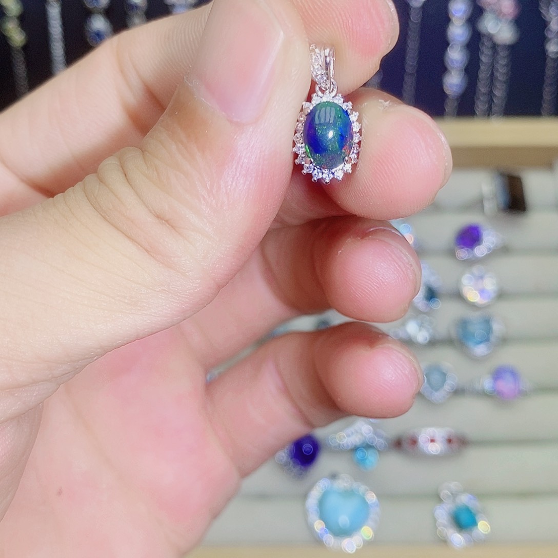 银S925镶嵌欧泊吊坠(不含链)