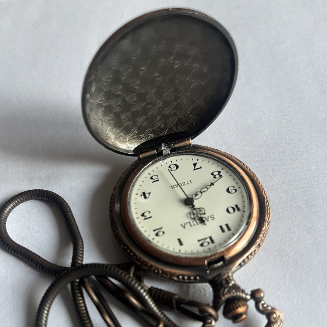 经典怀旧翻盖款大数字怀表以直播间展示为准）