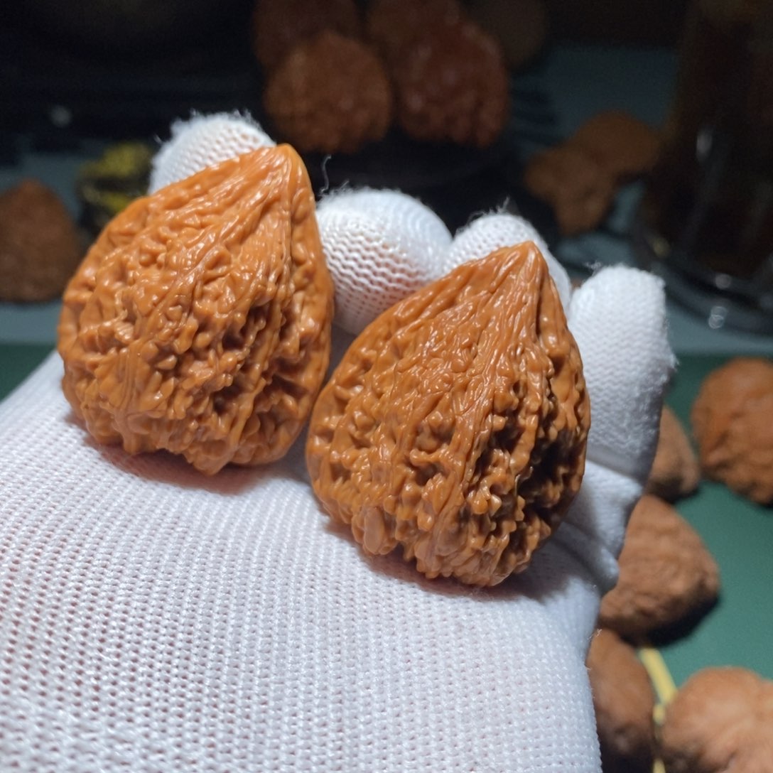 文玩核桃吊坠塔尖