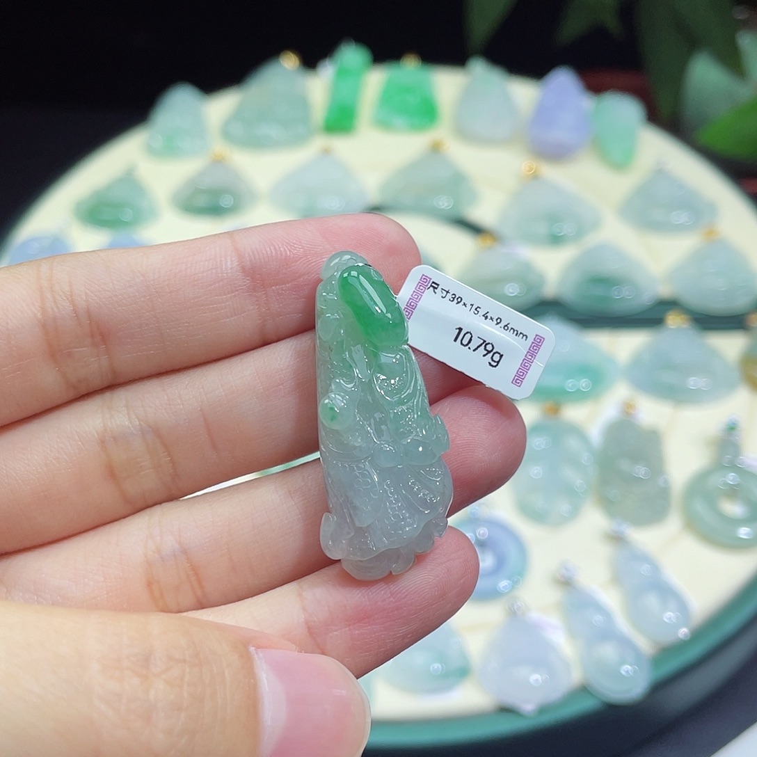 颈饰未镶嵌翡翠白菜