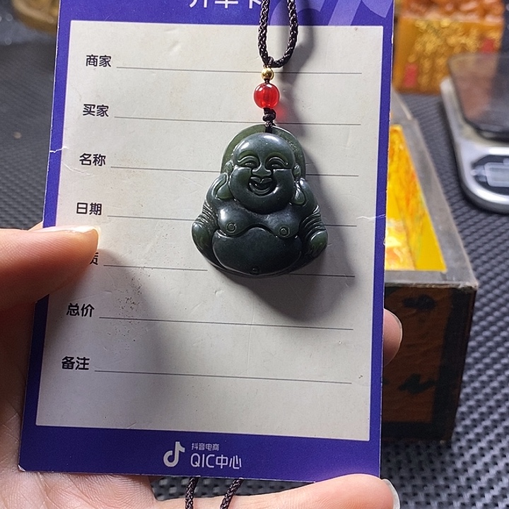 和田玉未镶嵌颈饰世***事
