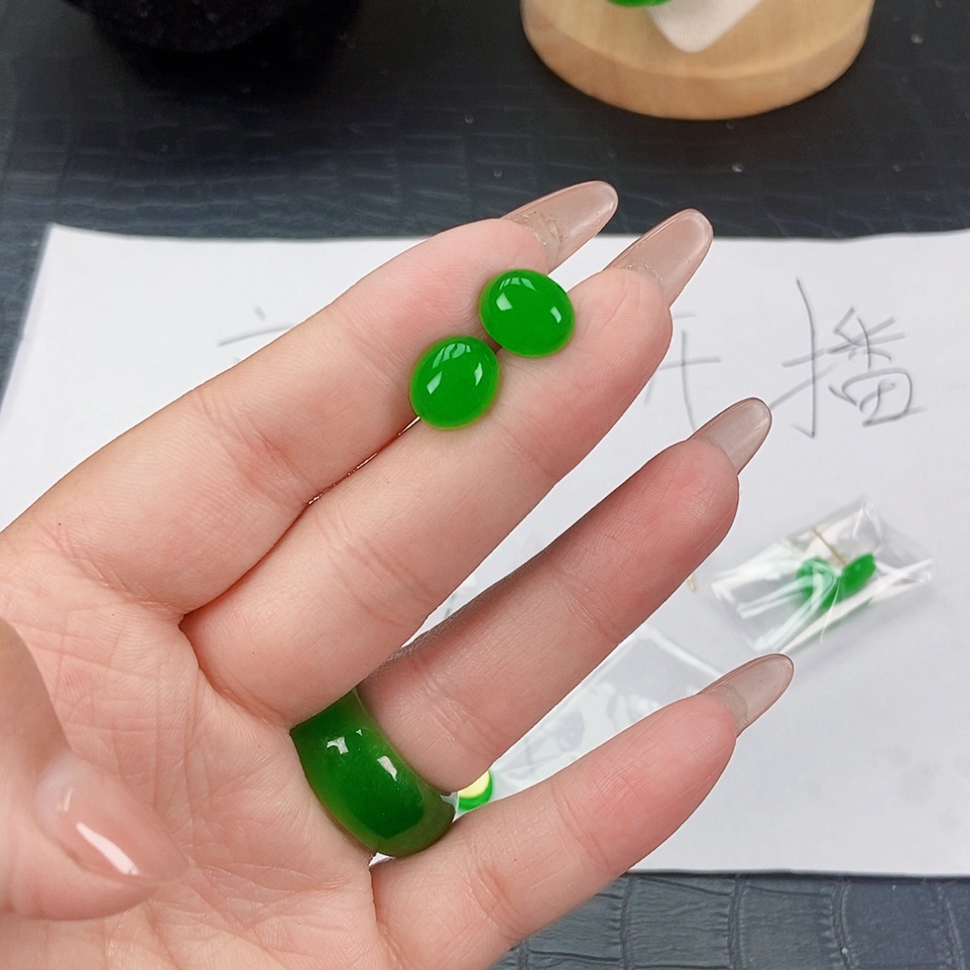 翡翠未镶嵌耳饰翡翠