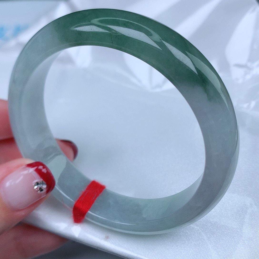 翡翠手镯未镶嵌天然