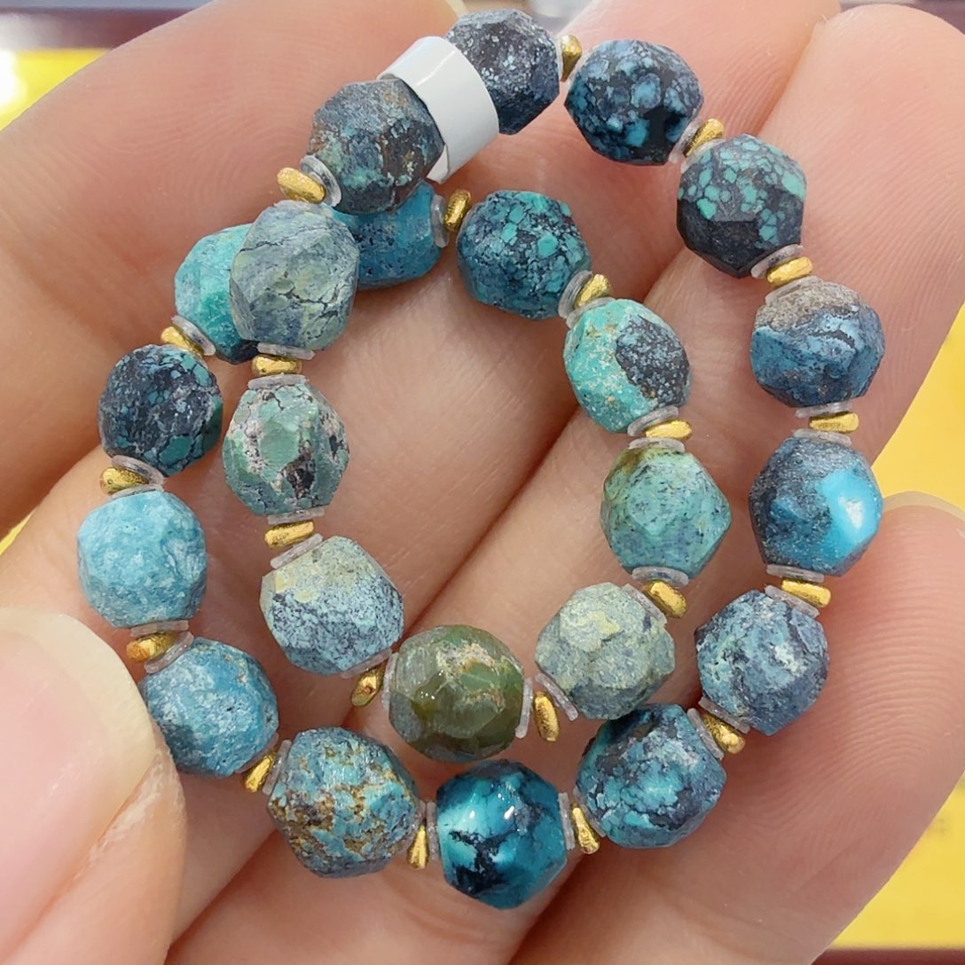 绿松石未镶嵌珠宝奇石