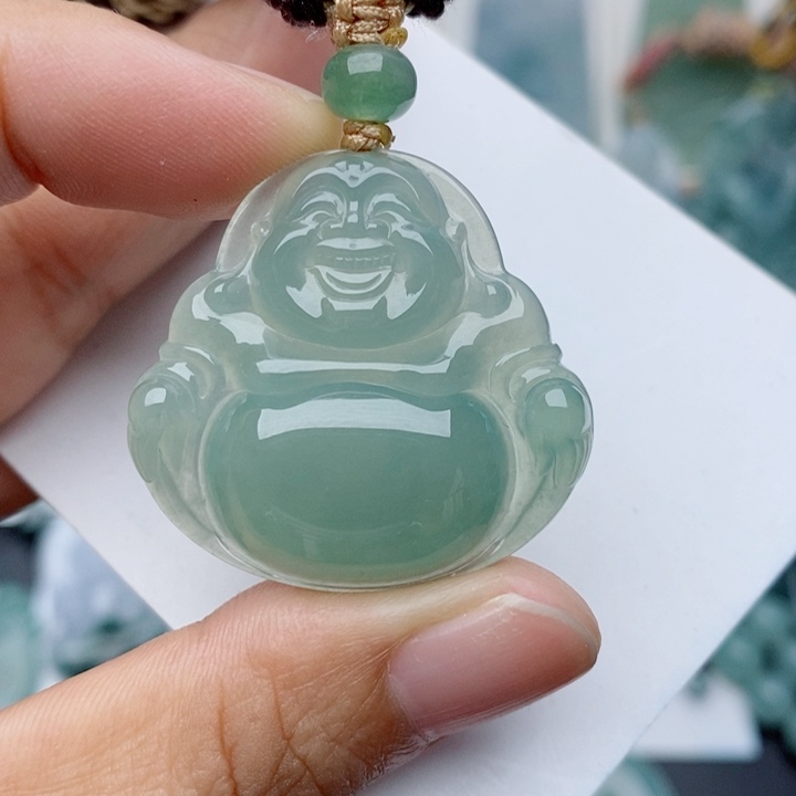 翡翠未镶嵌颈饰佛