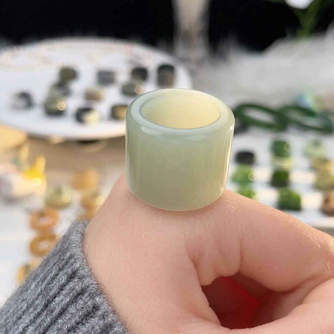 和田玉未镶嵌戒指k106 奶蓝高筒圆切16.2mm