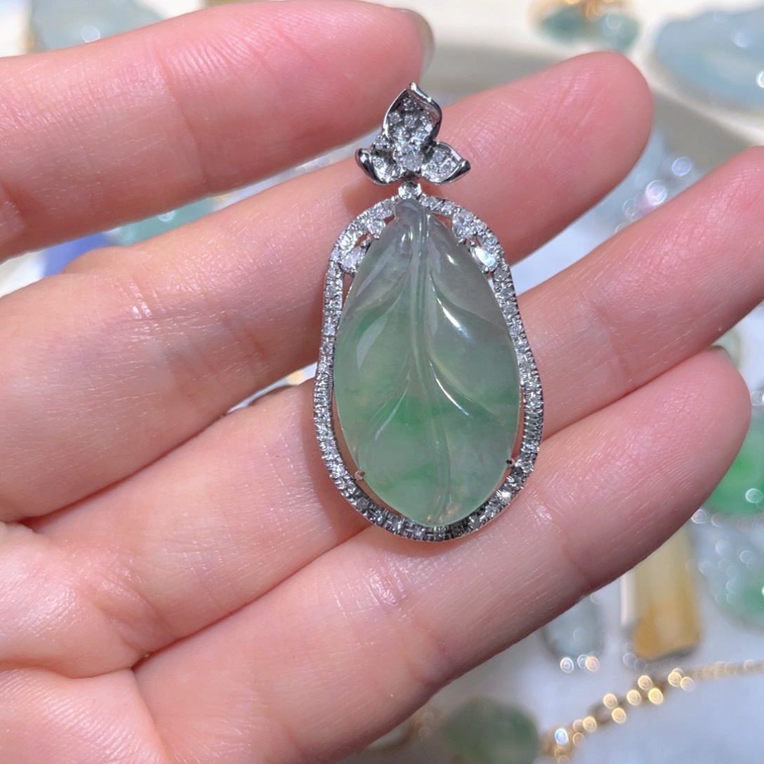 翡翠颈饰18K金镶嵌翡翠