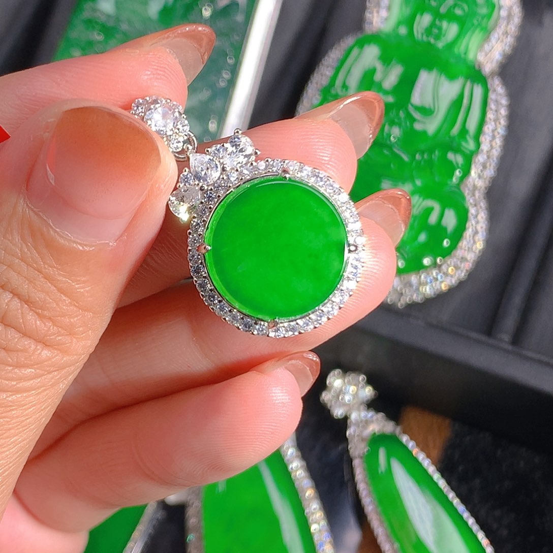 翡翠吊坠(不含链)未镶嵌