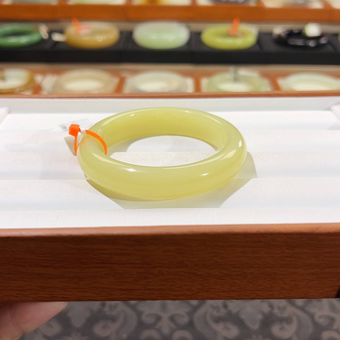 和田玉手镯未镶嵌  【黄口】