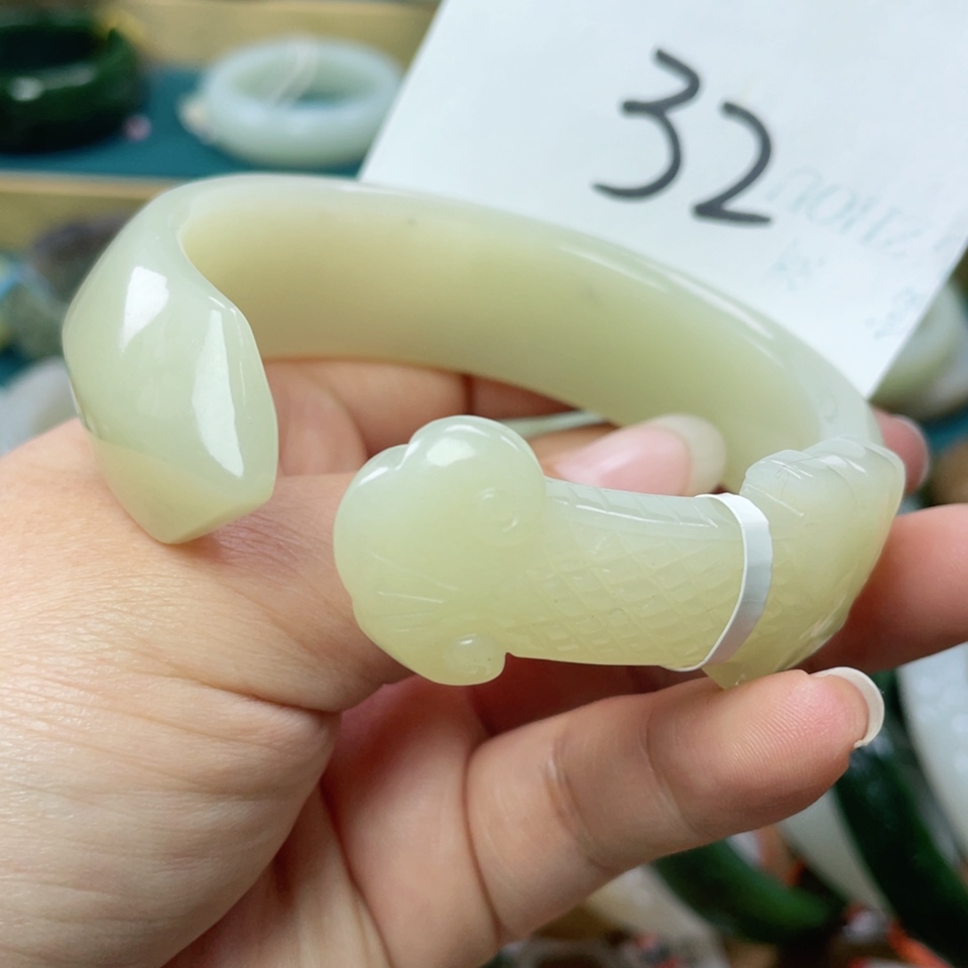 未镶嵌手镯和田玉圈口64