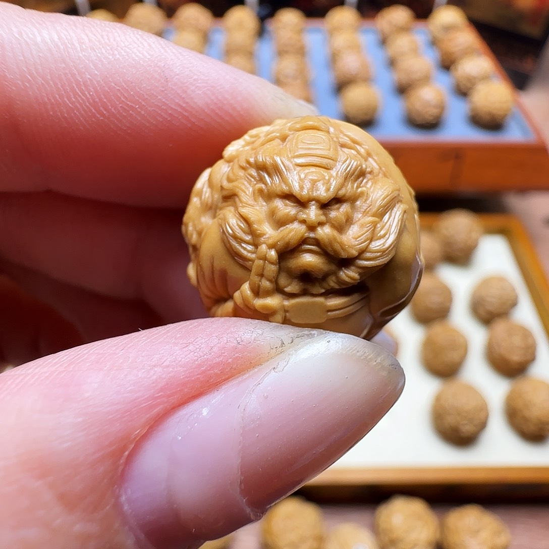 猴头核桃吊坠史****?地府钟馗