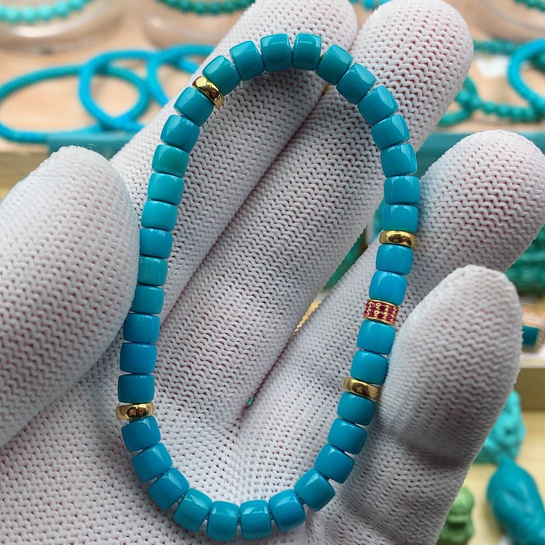 绿松石颈饰未镶嵌