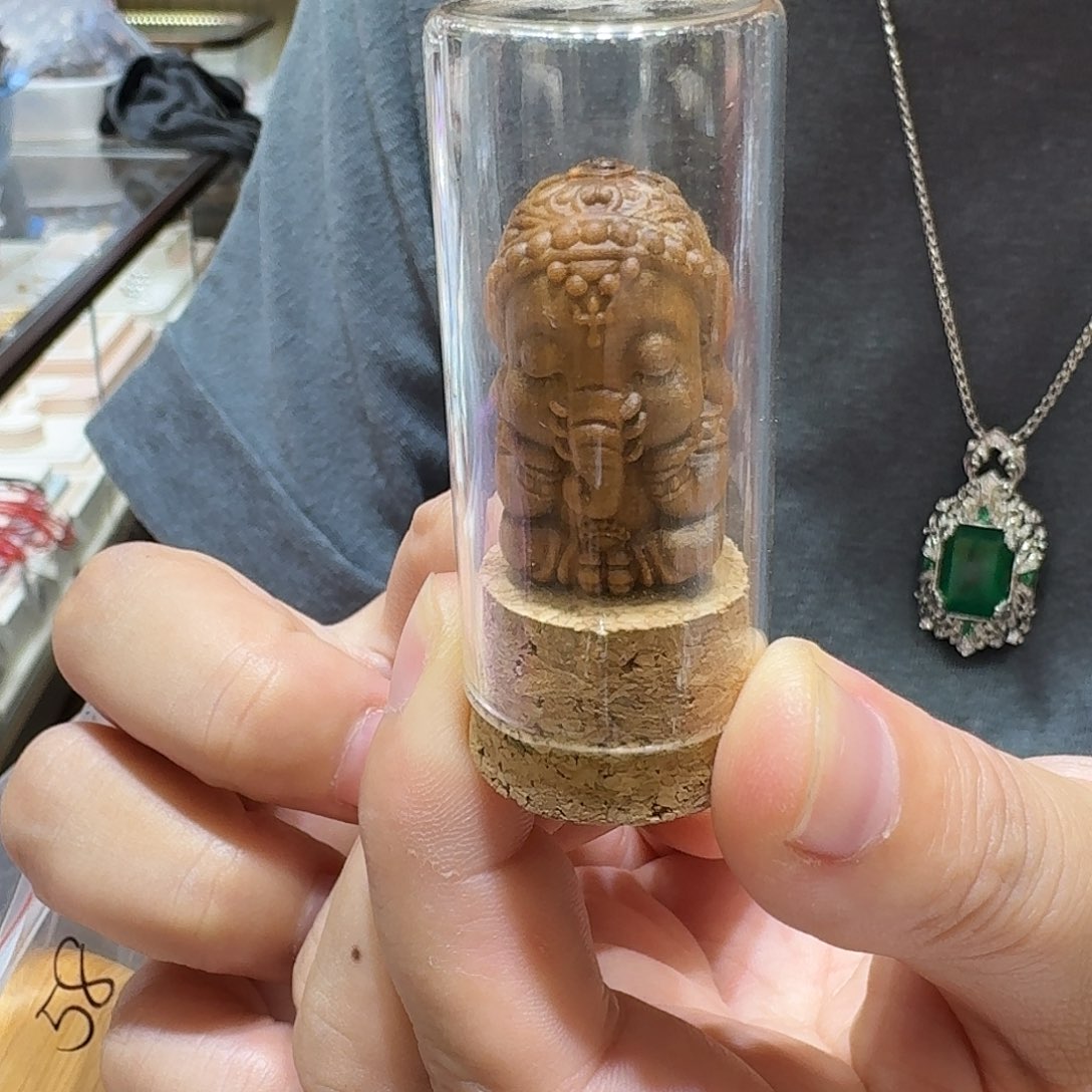 老山檀香象神手工雕刻