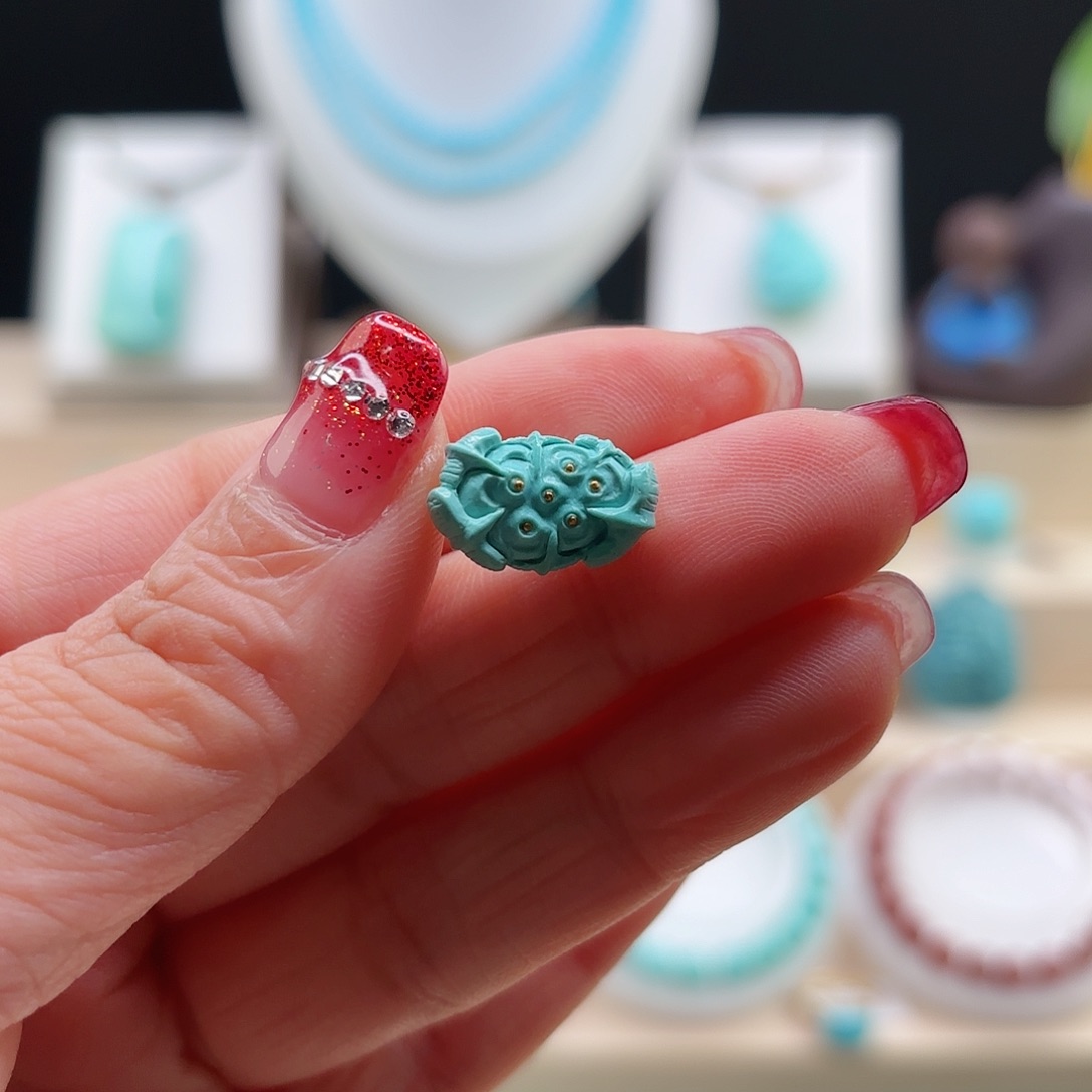 绿松石配饰未镶嵌