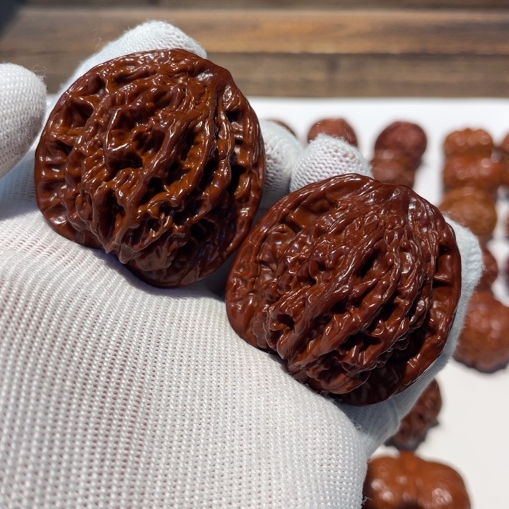 文玩核桃吊坠尊****主虎头500.10.44