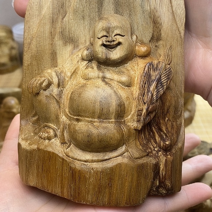 沉香沉香碎屑马泥涝弥勒佛152克