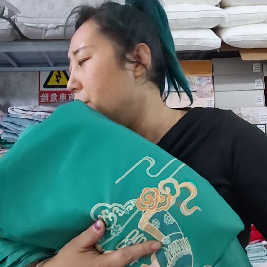 棉花高端大众双人吸烟的。