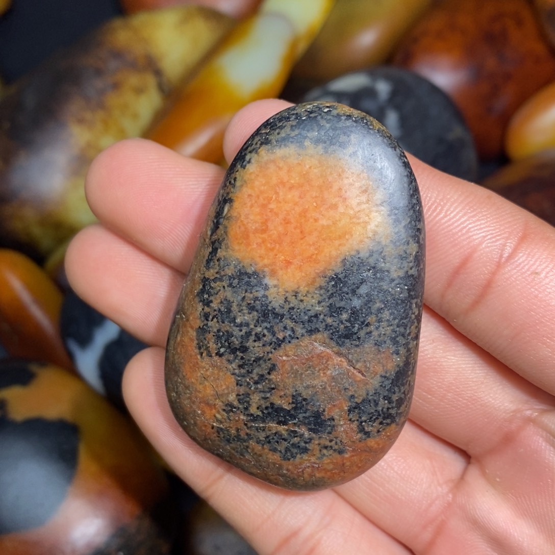 和田玉未镶嵌珠宝奇石