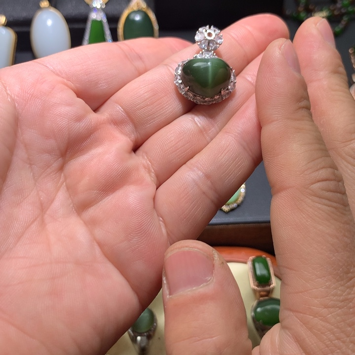 和田玉银S925镶嵌颈饰