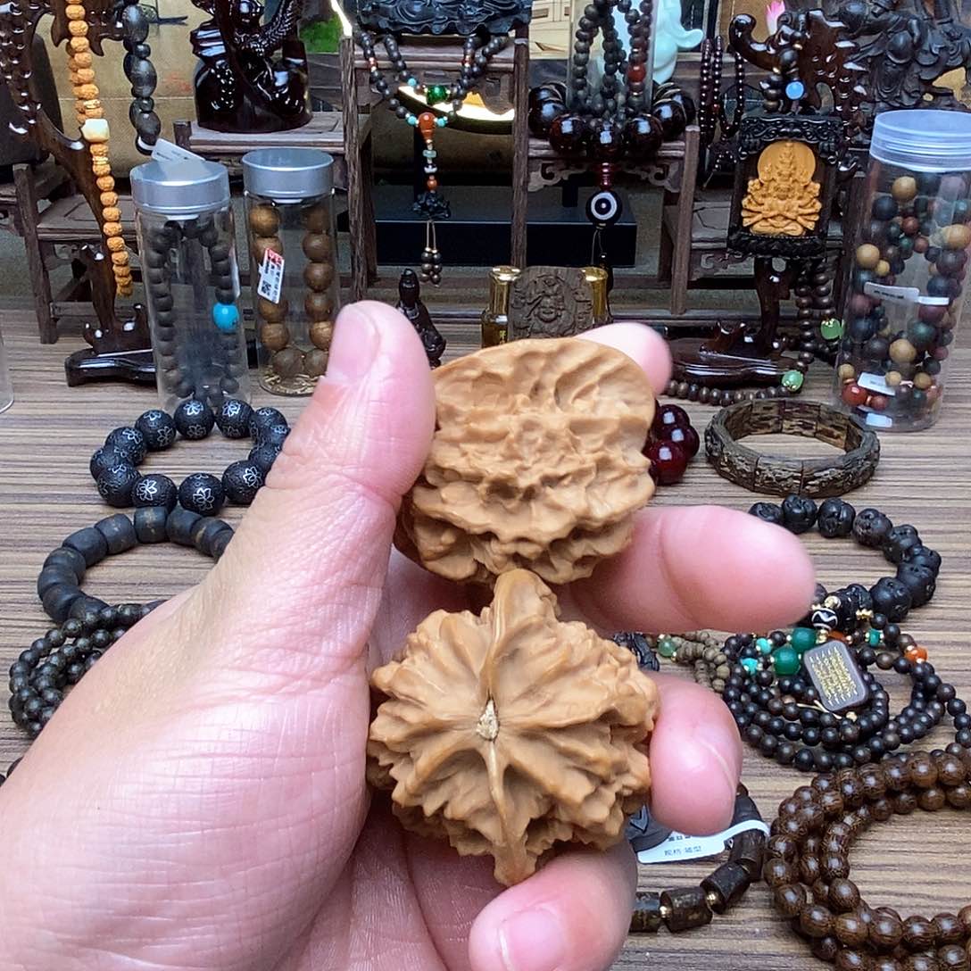 滴血莲花菩提手串