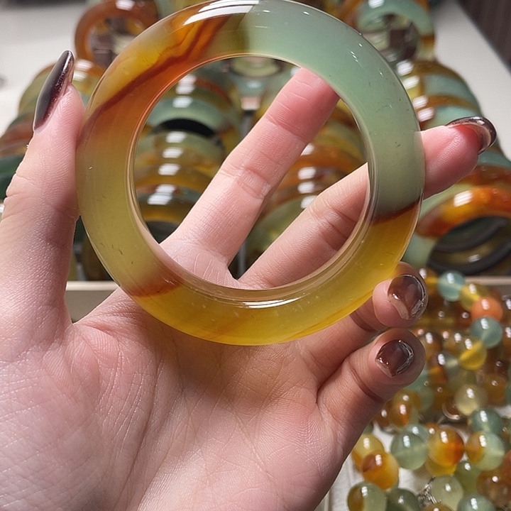 清***秋蛇纹石玉未镶嵌手镯