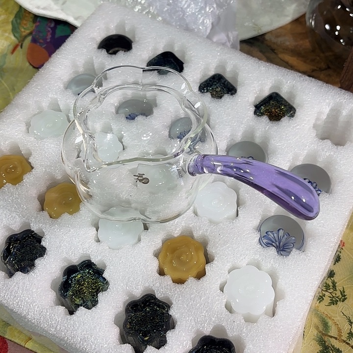 迷翠公杯。紫把。     