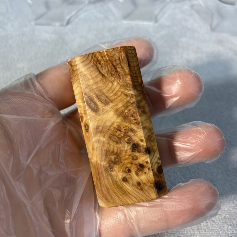 太行崖柏陈化料，雷击陈化瘤手把件，还可以做印章，瘤疤，火焰纹