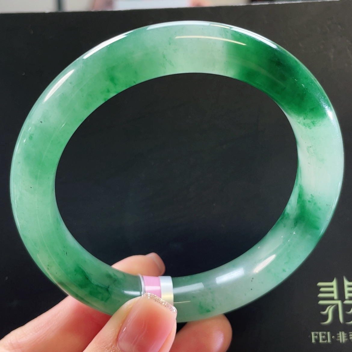 【闪购商品】未镶嵌手镯石英质玉