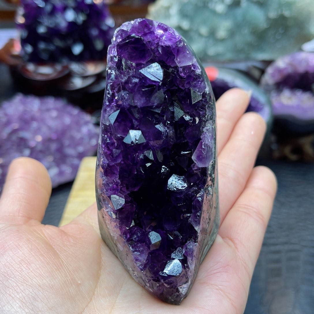 紫晶大型摆件（非配饰）未镶嵌