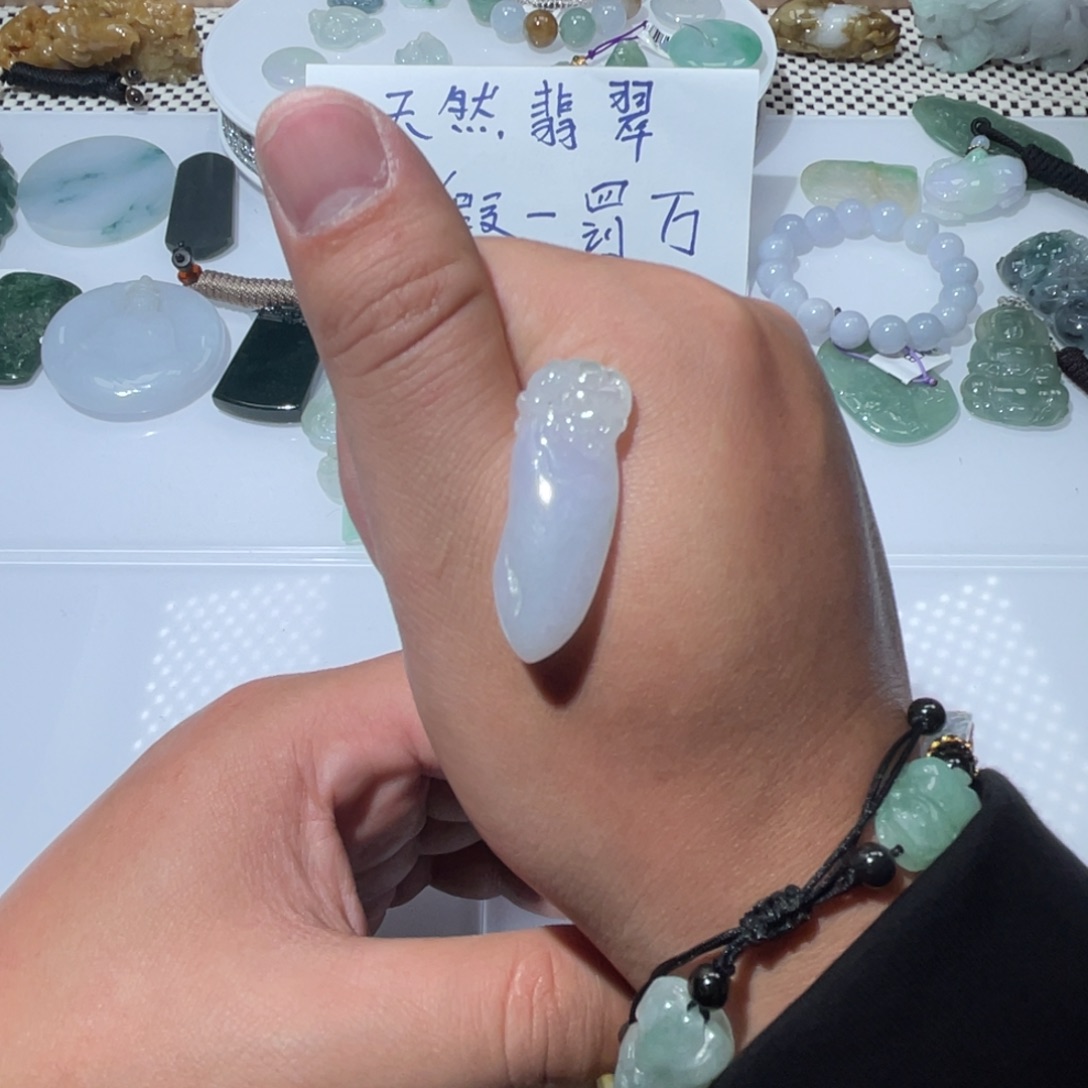 翡翠颈饰未镶嵌天然