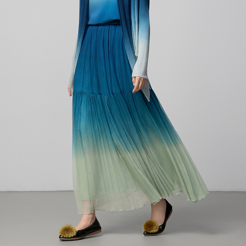 生活在左真丝半身裙青绿渐变压褶显瘦2025秋冬新款桑蚕丝裙子女