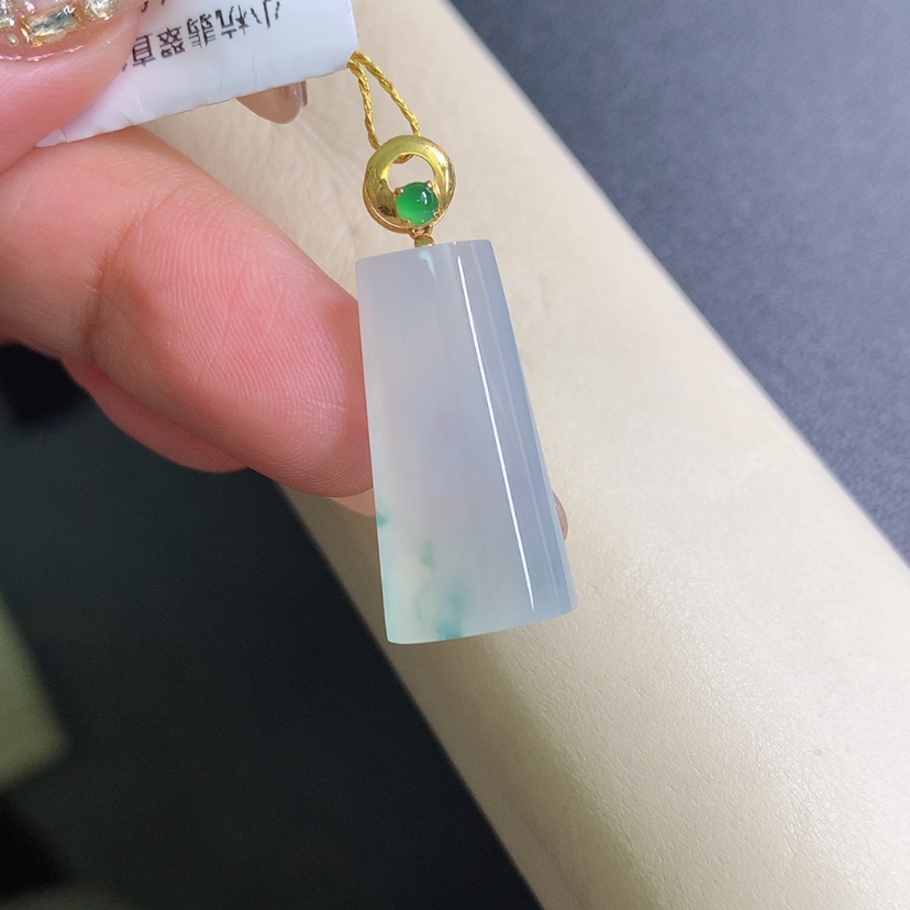 【闪购商品】翡翠颈饰18K金镶嵌无事牌