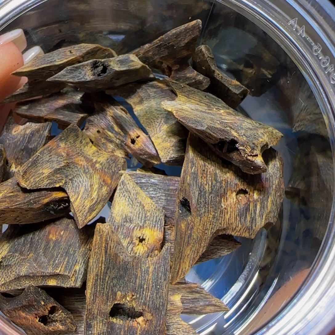 沉香手把件安*沉香奇楠白棋沉水块料20克