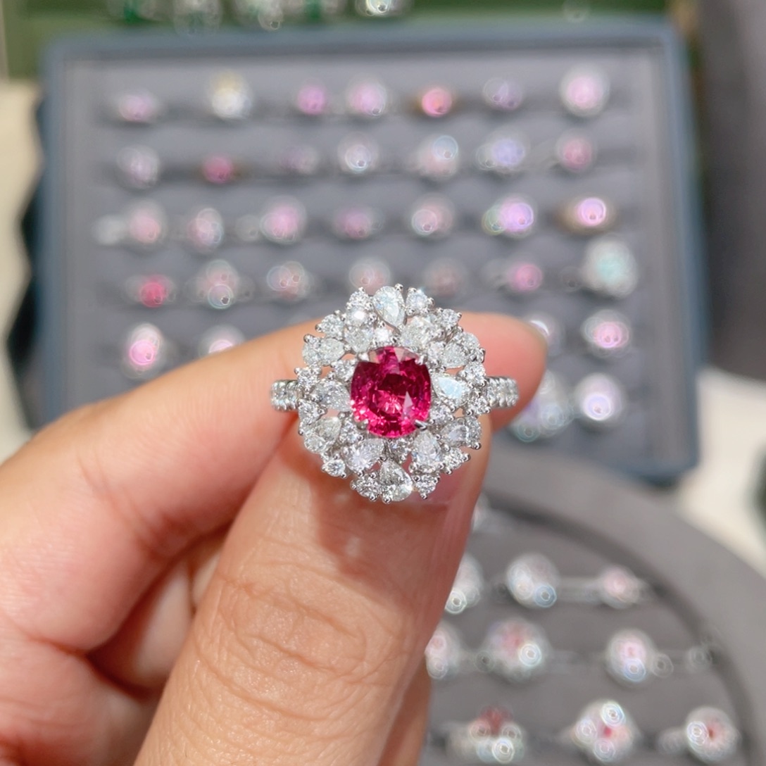 红宝石戒指18K金镶嵌1.25ct 无烧