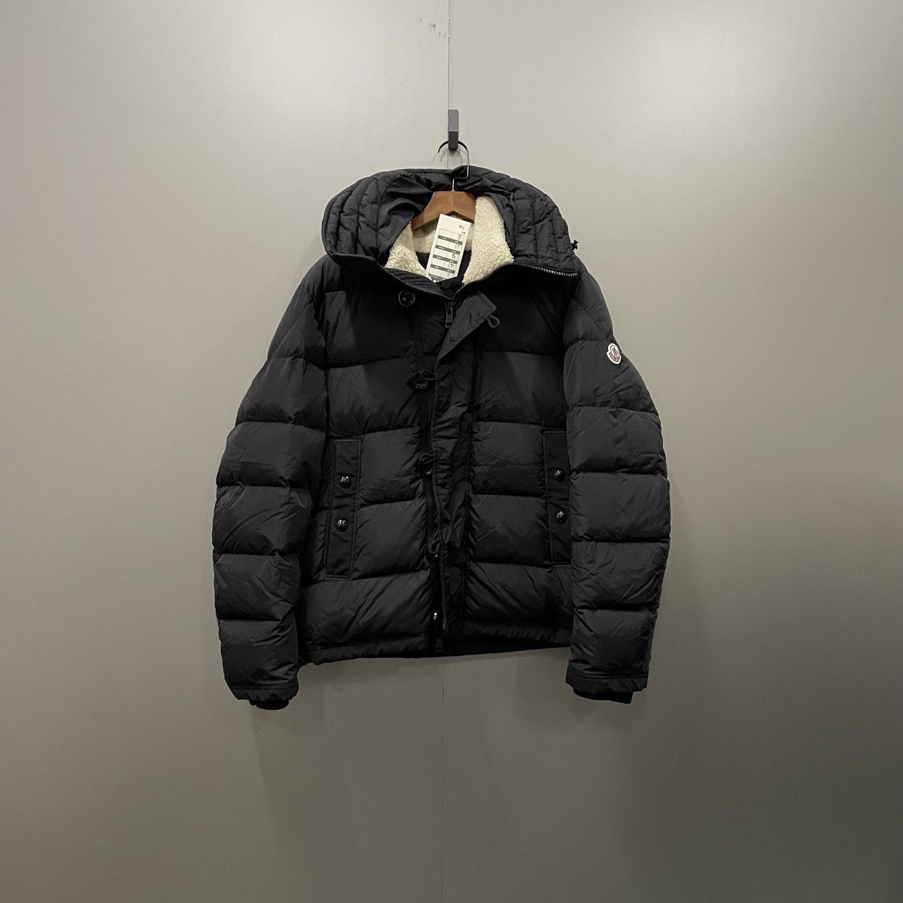 95新 MONCLER (ll) 黑色羽绒服 2码/305436