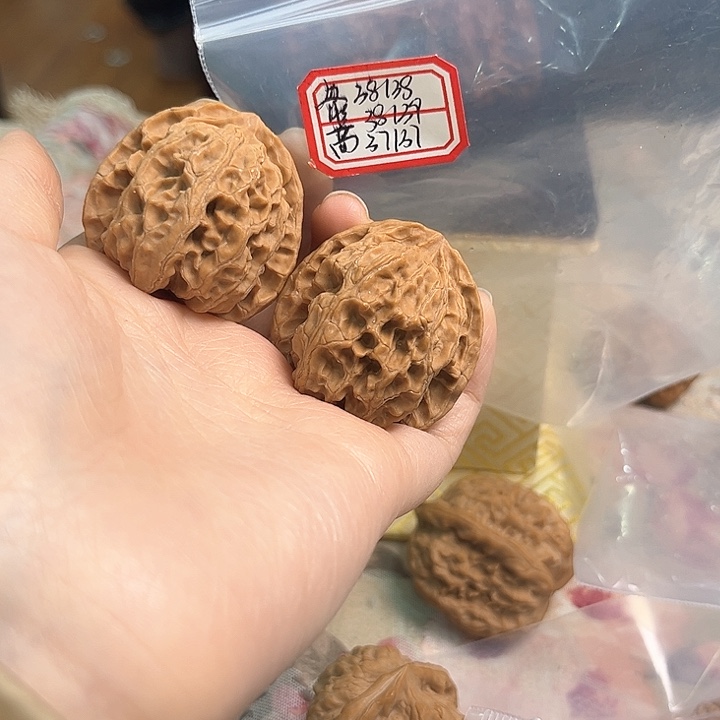 文玩核桃把件苹果园