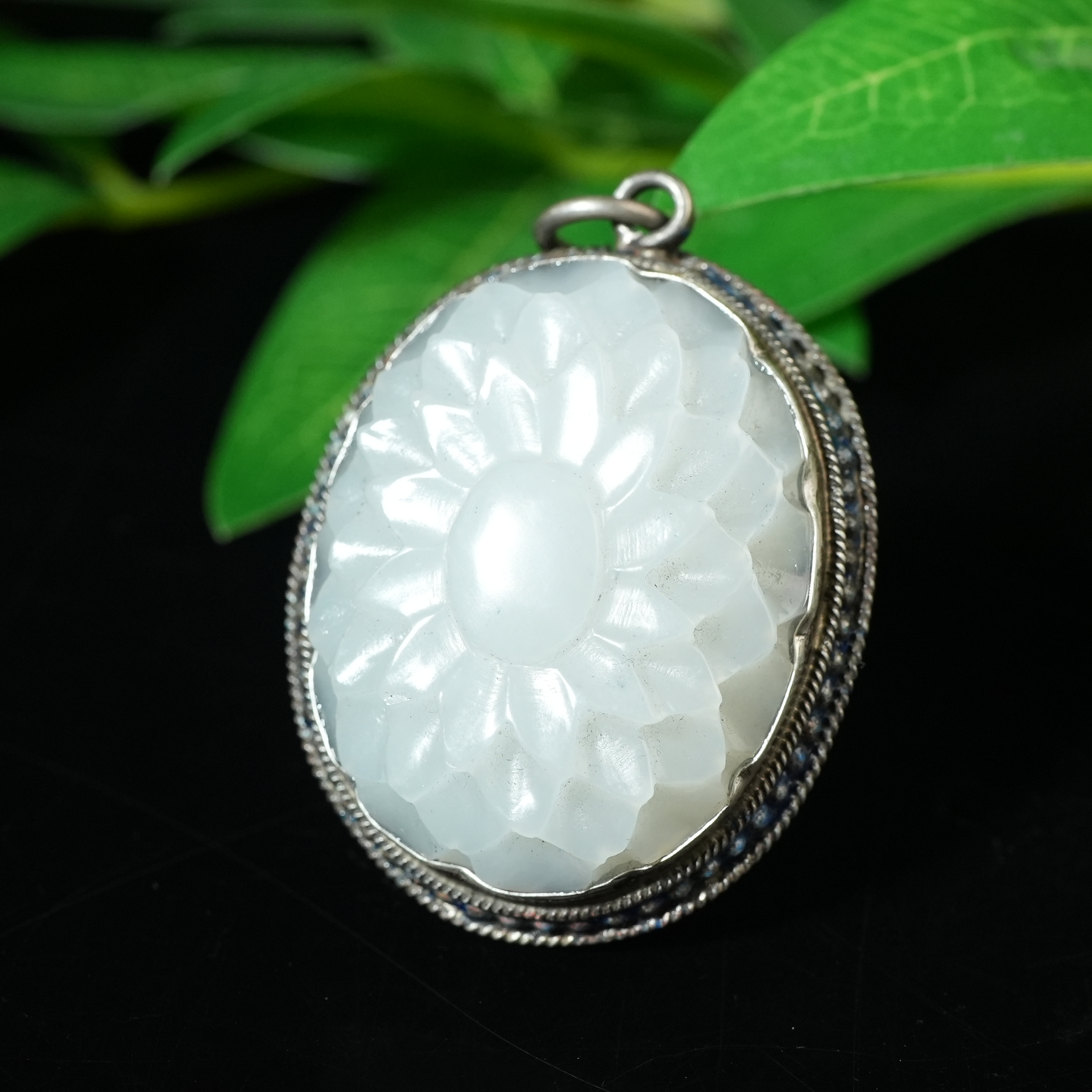 清代银烤蓝和田玉菊瓣纹吊坠【华豫之门】LLFF2501112039