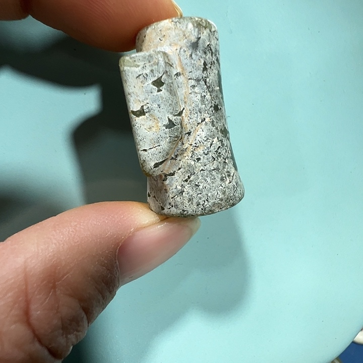 透闪石质玉未镶嵌挂件