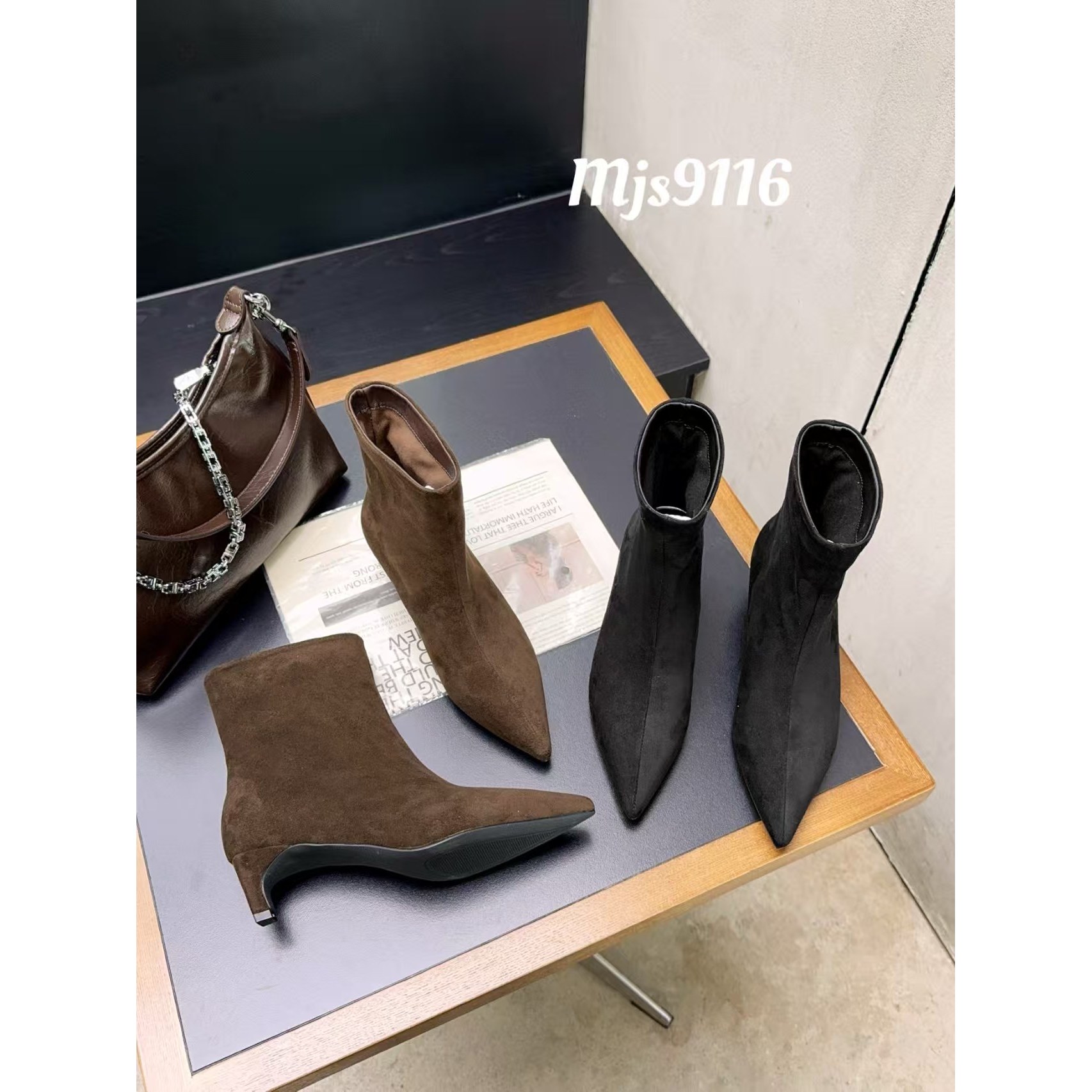 L9116时尚潮流百搭尖头绒面女靴