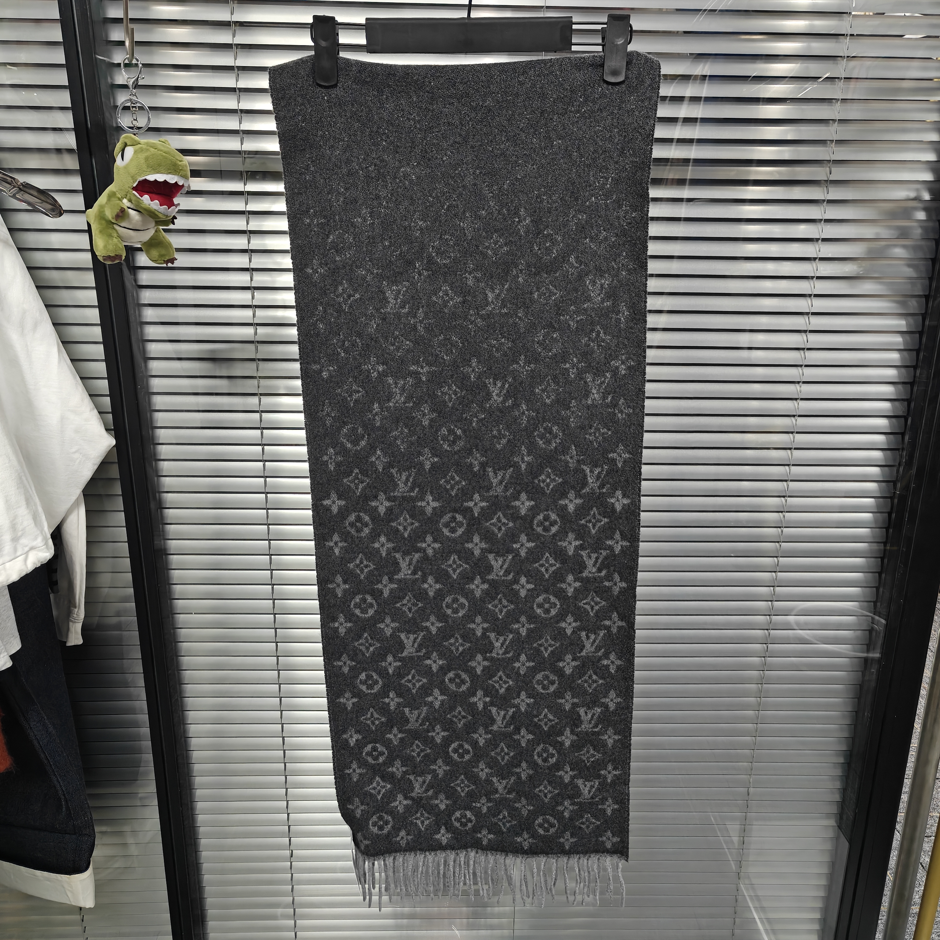 未使用 LouisVuitton/路易威登 lv  渐变满印羊绒围巾 