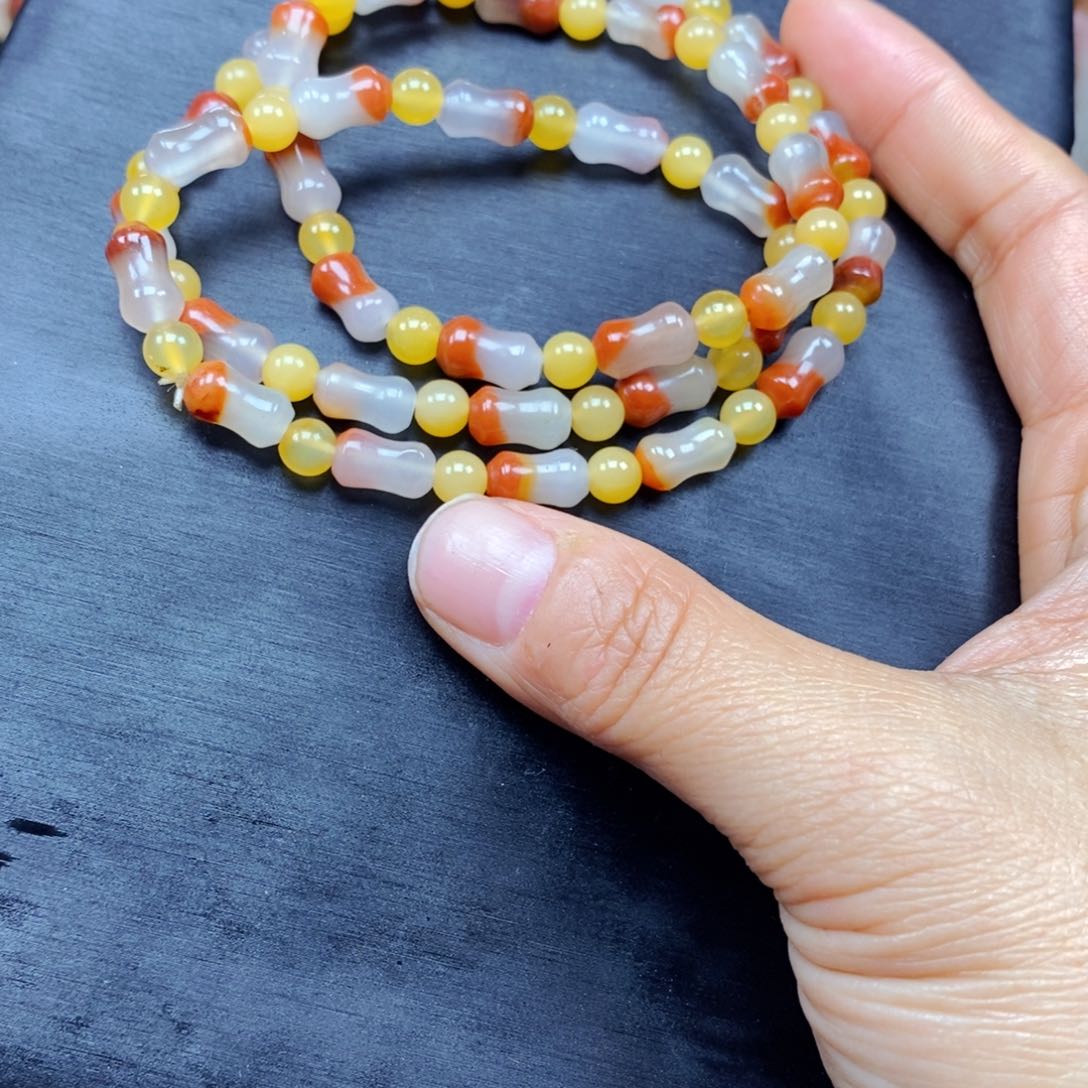 石英质玉（黄龙玉）颈饰未镶嵌