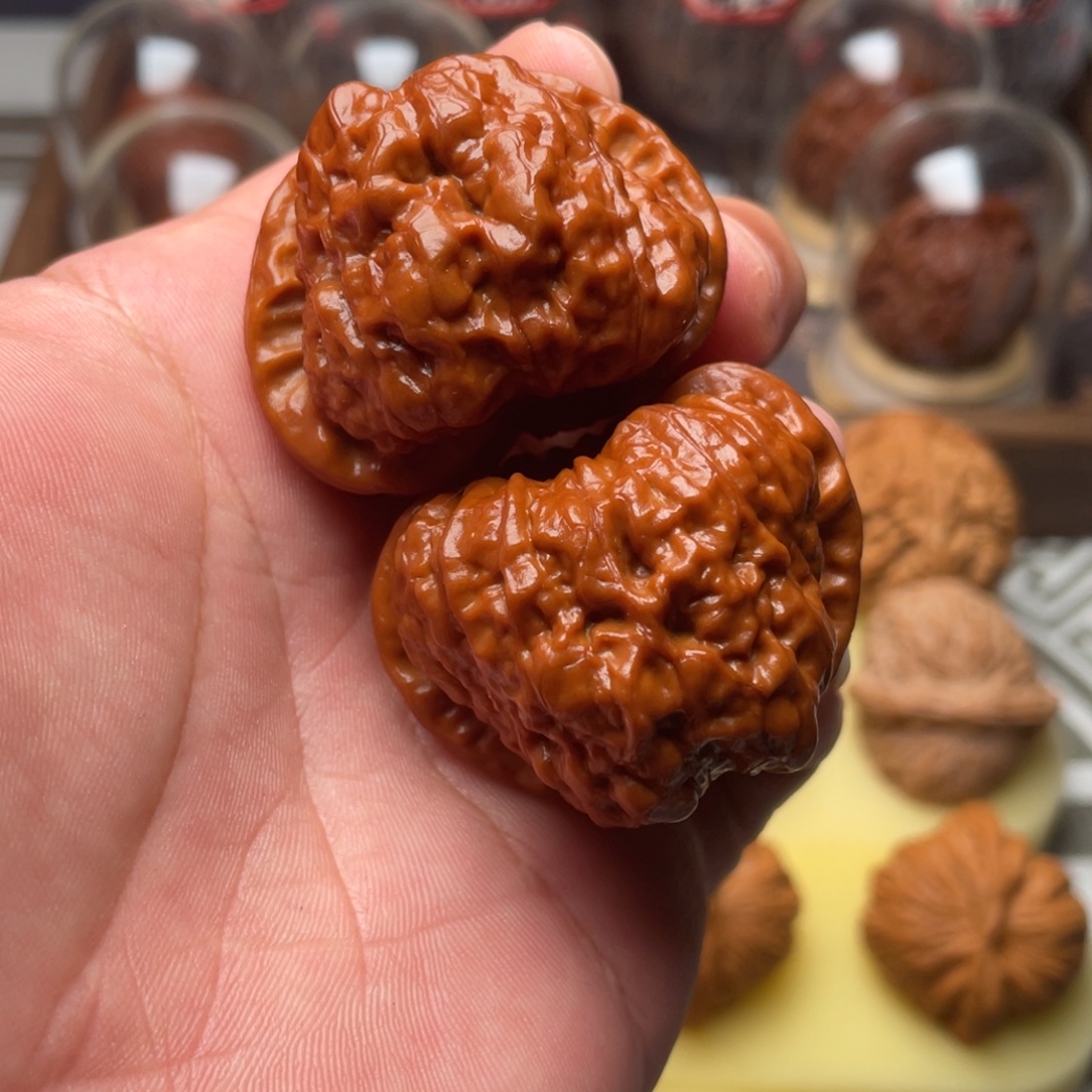 华***仔文玩核桃吊坠42精品蛤蟆头