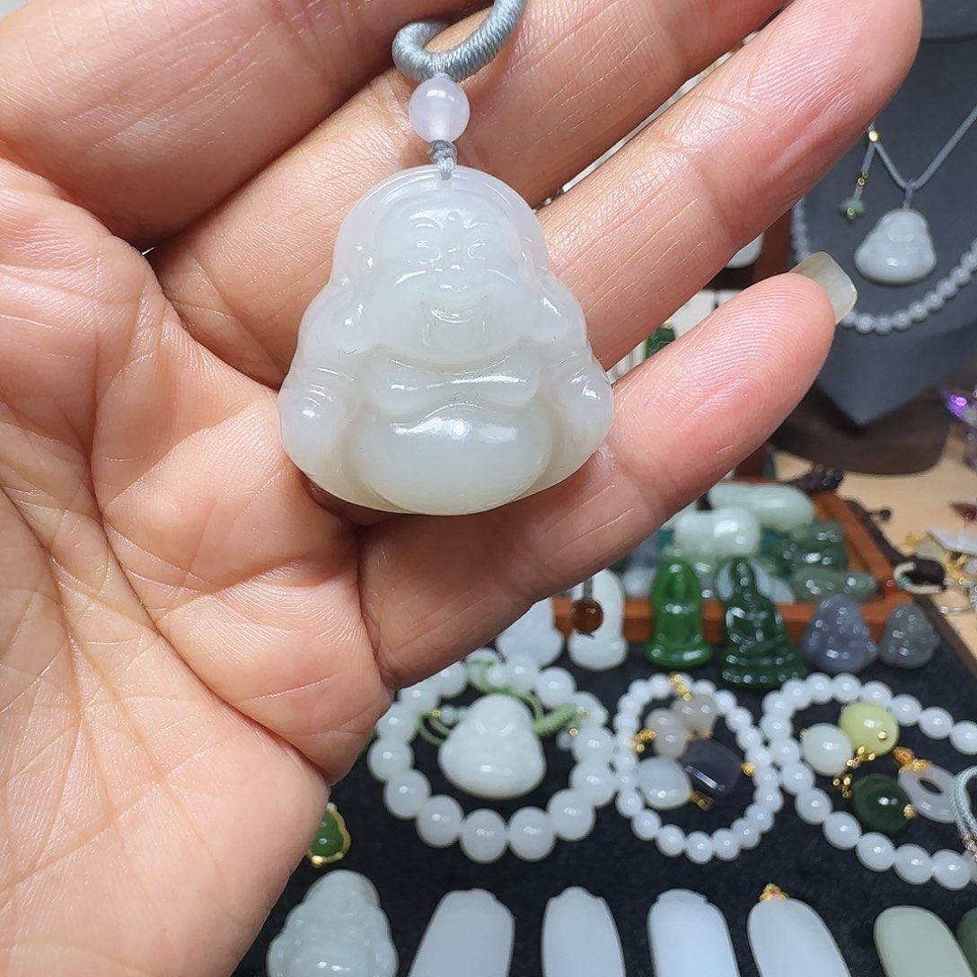 和田玉未镶嵌吊坠(赠链)