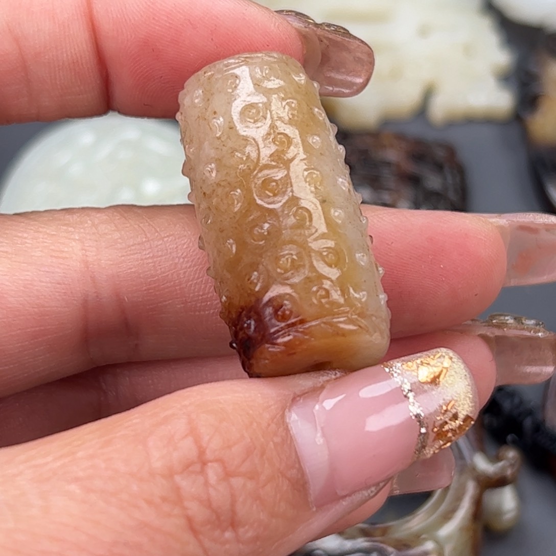 和田玉（糖玉）颈饰未镶嵌云*