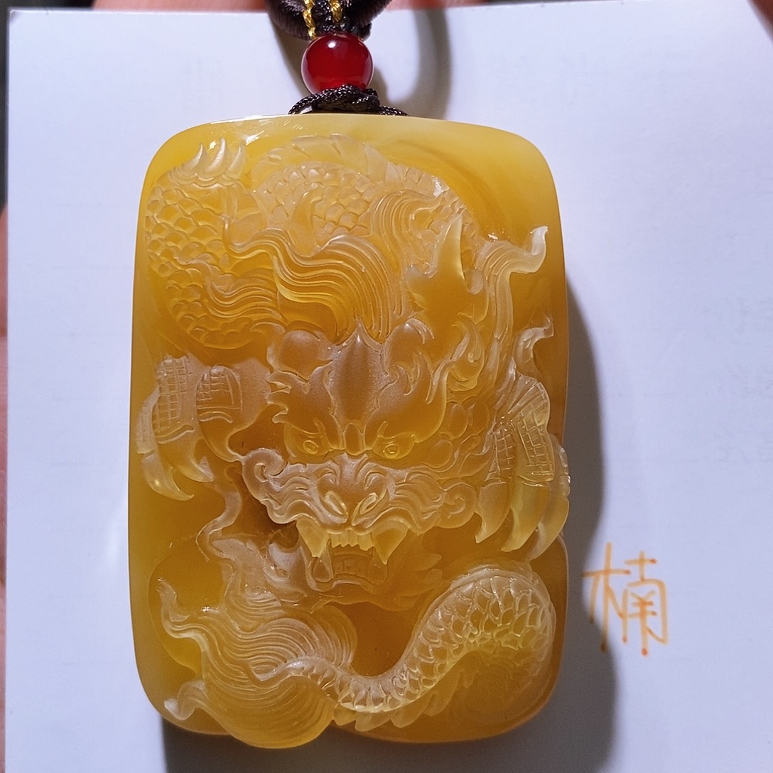未镶嵌琥珀珠宝奇石