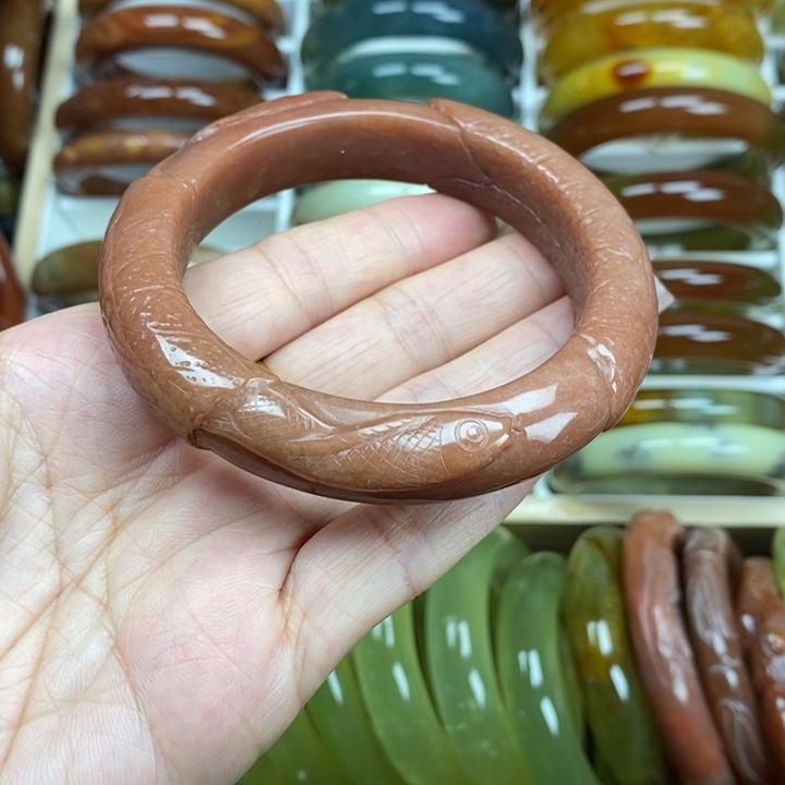 蛇纹石玉手镯未镶嵌60