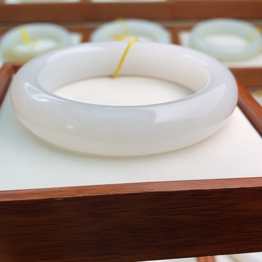 和田玉（白玉）未镶嵌手镯